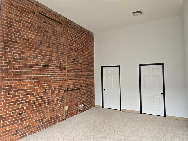 $2,300 | 147 Rawson Road, Unit 207, Quincy, MA 02170