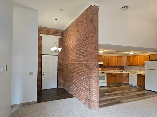 $2,300 | 147 Rawson Road, Unit 207, Quincy, MA 02170