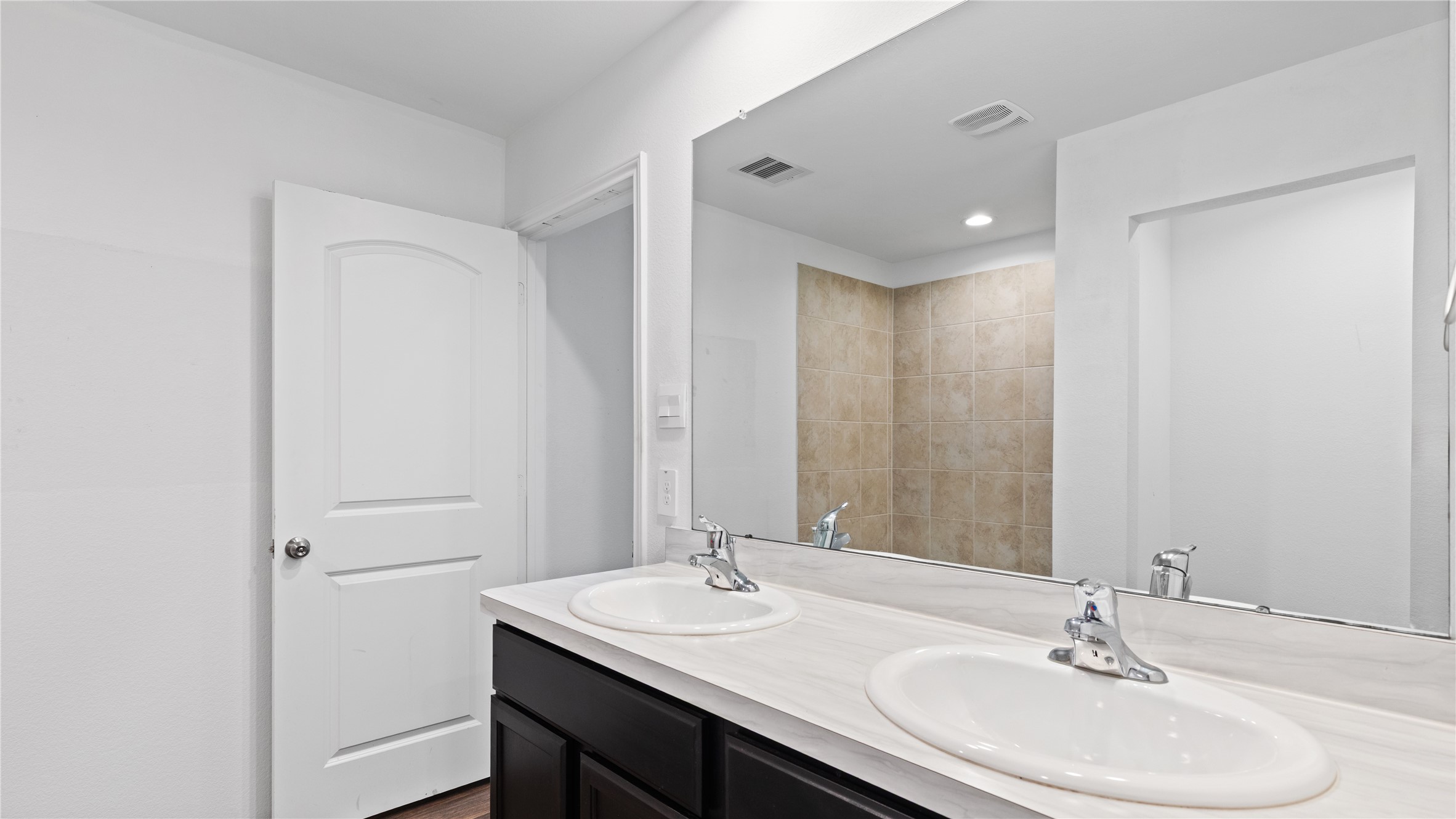 2326 Spruce Clf Lane Spring, TX 77373 - Photo 16 of 24 Primary bathroom