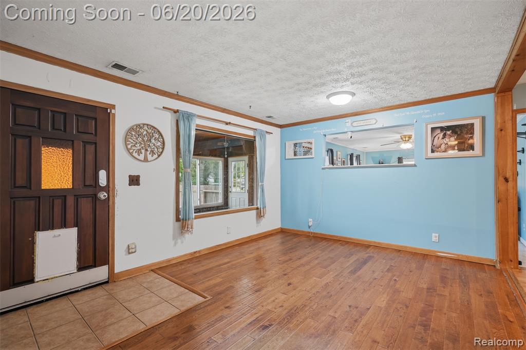 3604 Minton Road Lake Orion, MI 48359 - Photo 7 of 54