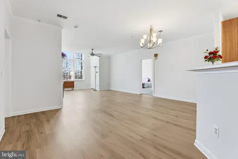 $399,000 | 2610 Chapel Lake Drive, Unit 408, Gambrills, MD 21054