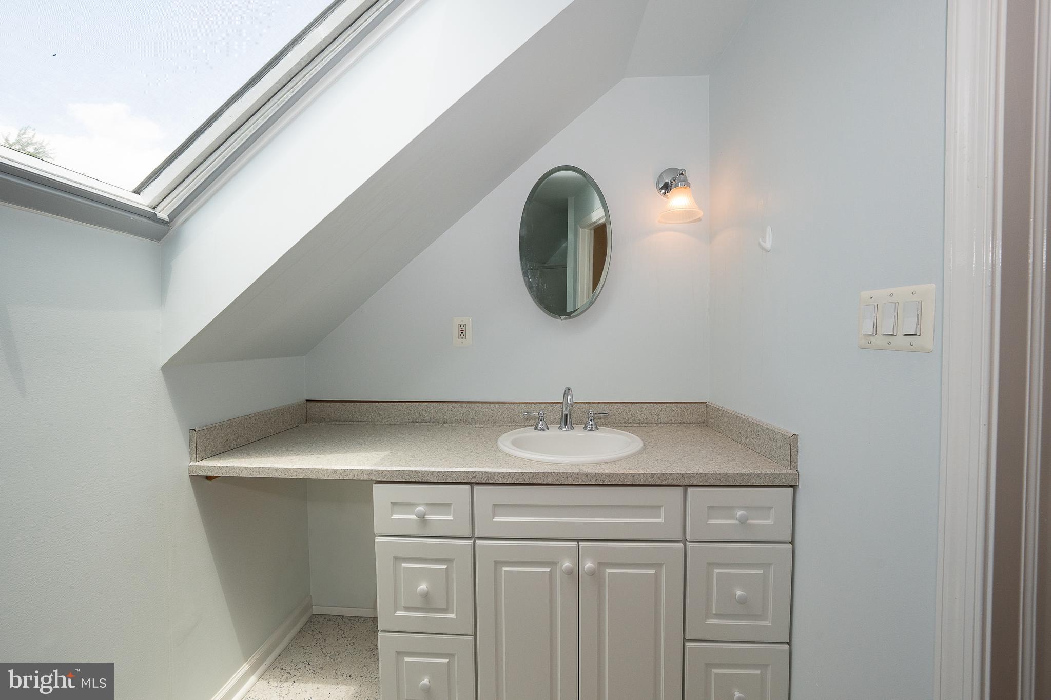 101 East Brookhaven Road Wallingford, PA 19086 - Photo 90 of 136 Carriage House Full Bathroom