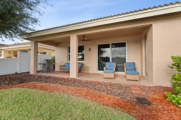 $550,000 | 3356 Southwest Porpoise Circle, Stuart, FL 34997
