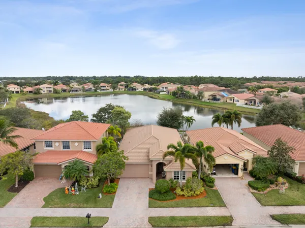 $550,000 | 3356 Southwest Porpoise Circle, Stuart, FL 34997
