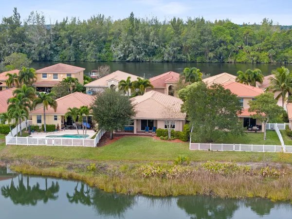 $550,000 | 3356 Southwest Porpoise Circle, Stuart, FL 34997
