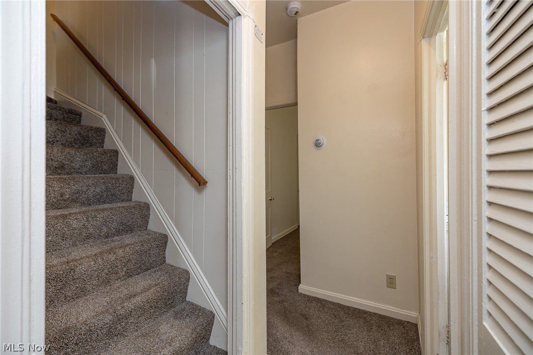 825 South Green Road Cleveland, OH 44121 - Photo 18 of 35