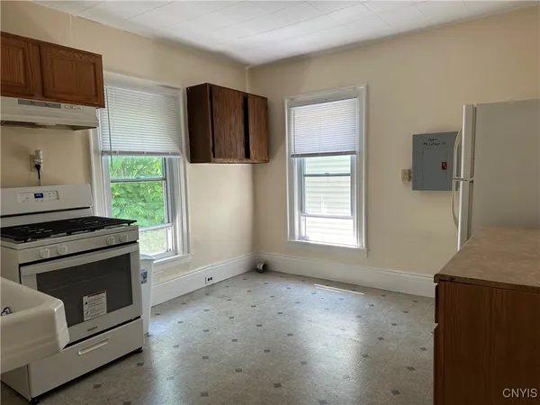 $975 | 4 Cottage Street, Auburn, NY 13021