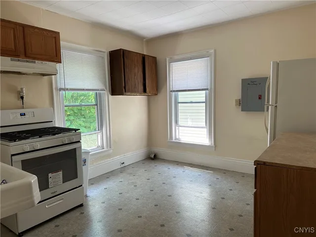 $975 | 4 Cottage Street, Auburn, NY 13021