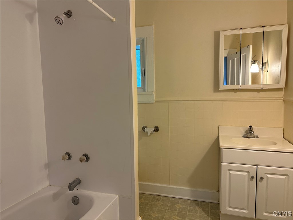 4 Cottage Street Auburn, NY 13021 - Photo 7 of 9