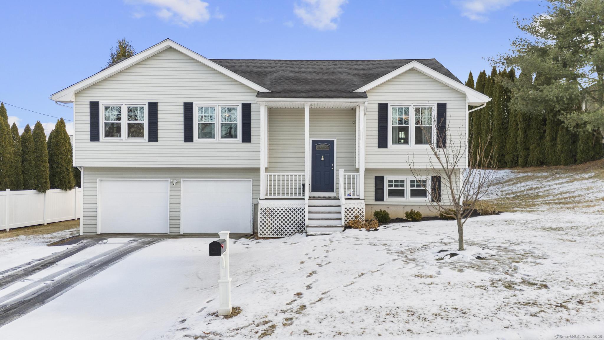 15 Oakcrest Circle Waterbury, CT 06708 - Photo 1 of 1