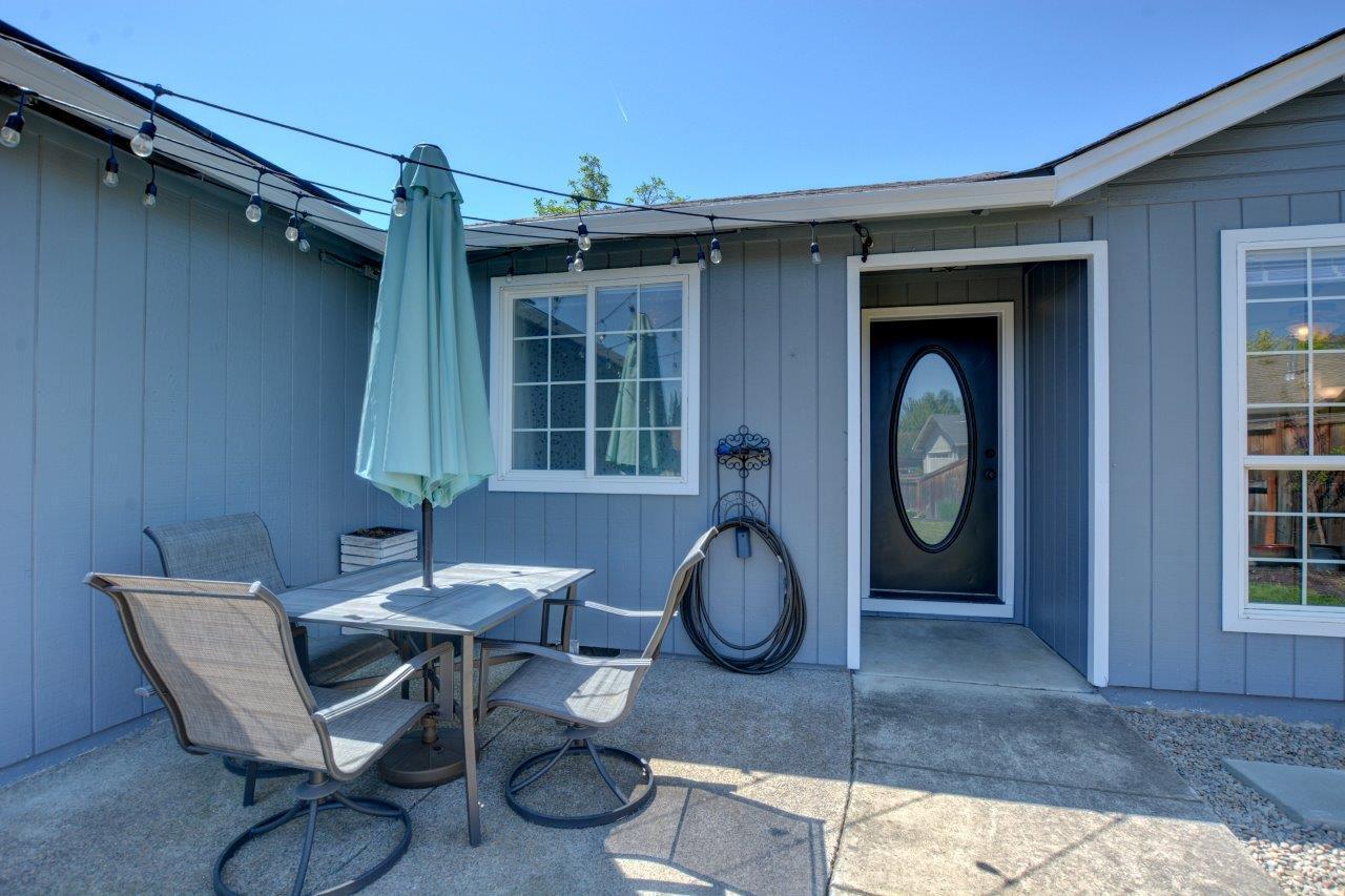 1733 Jessica Circle Central Point, OR 97502 - Photo 47 of 49 47
