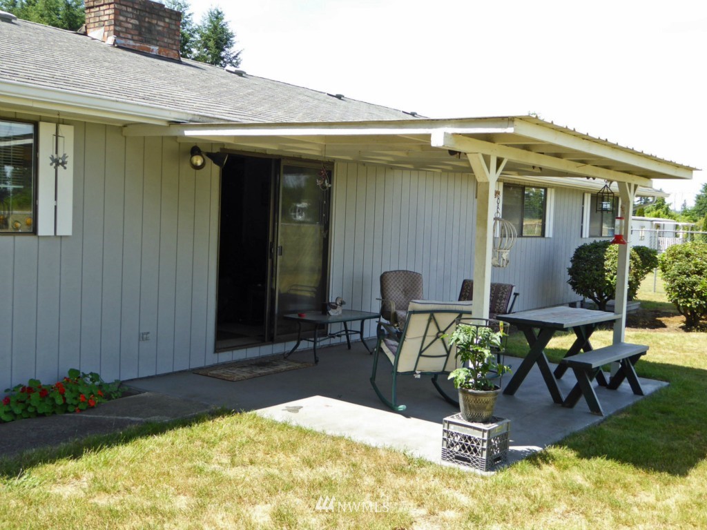 17200 Leitner Road Southwest Rochester, WA 98579 - Photo 3 of 25