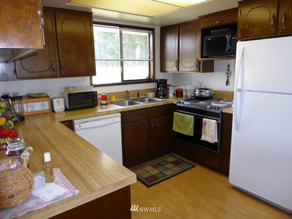 17200 Leitner Road Southwest Rochester, WA 98579 - Photo 5 of 25