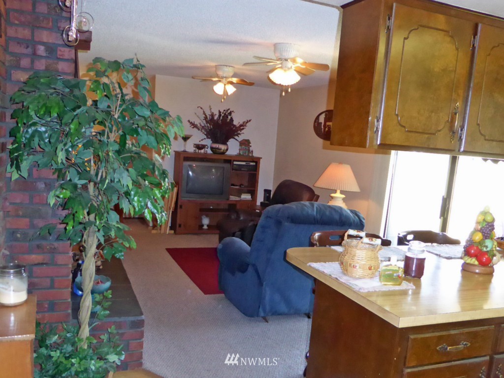 17200 Leitner Road Southwest Rochester, WA 98579 - Photo 8 of 25