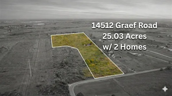 a view of a big room with a yard