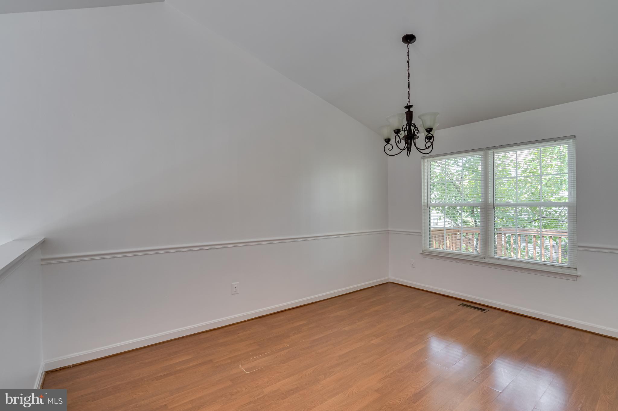 10223 Racquet Circle Manassas, VA 20110 - Photo 3 of 43 Gallery Image 3