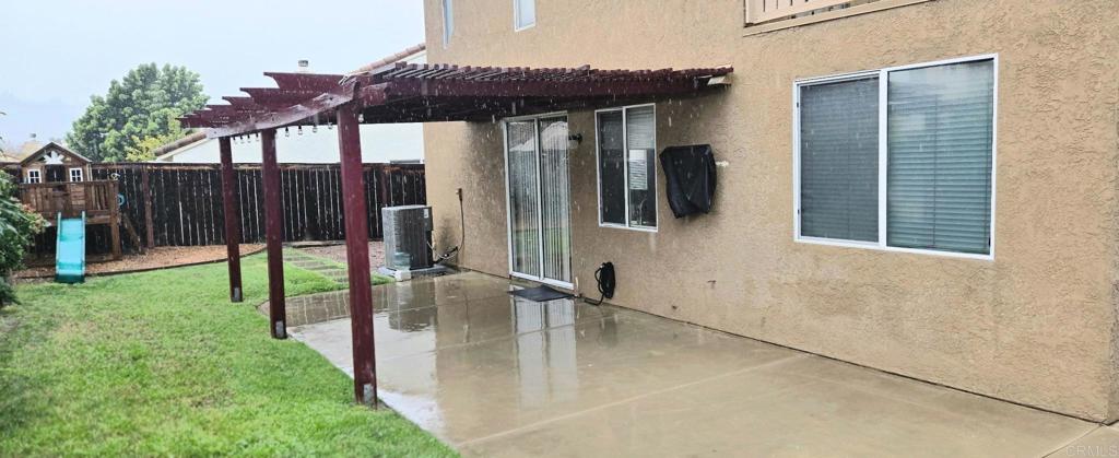 5071 Avocado Park Way Fallbrook, CA 92028 - Photo 6 of 7 a view of a backyard