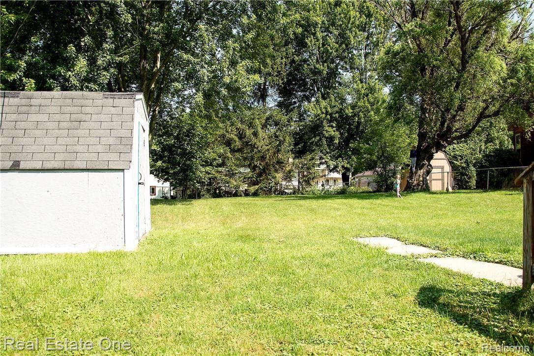 521 Alfred Road Ortonville, MI 48462 - Photo 22 of 27 12 Back.jpg
