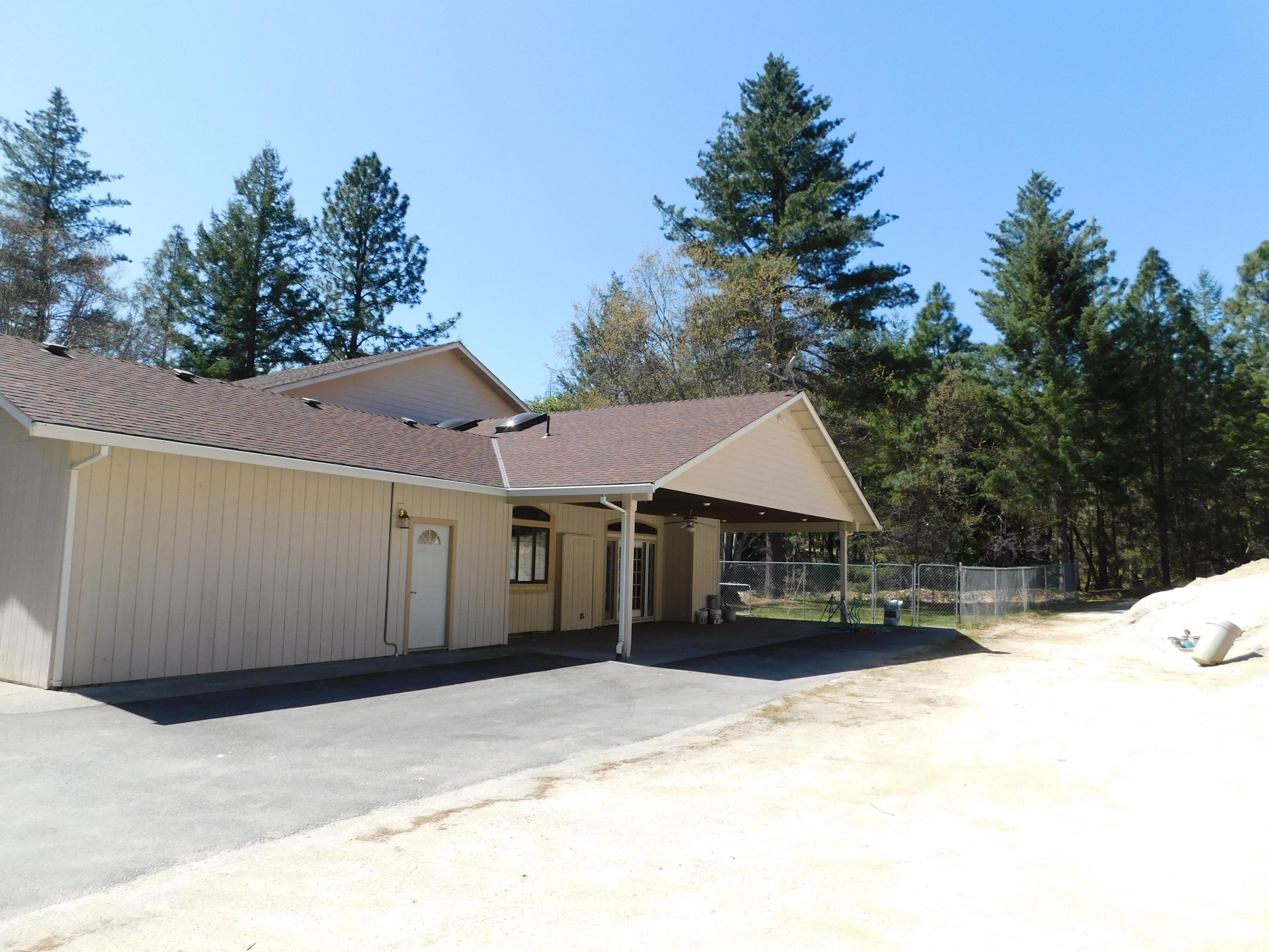 1004 Peco Road Grants Pass, OR 97526 - Photo 34 of 47 Rear View