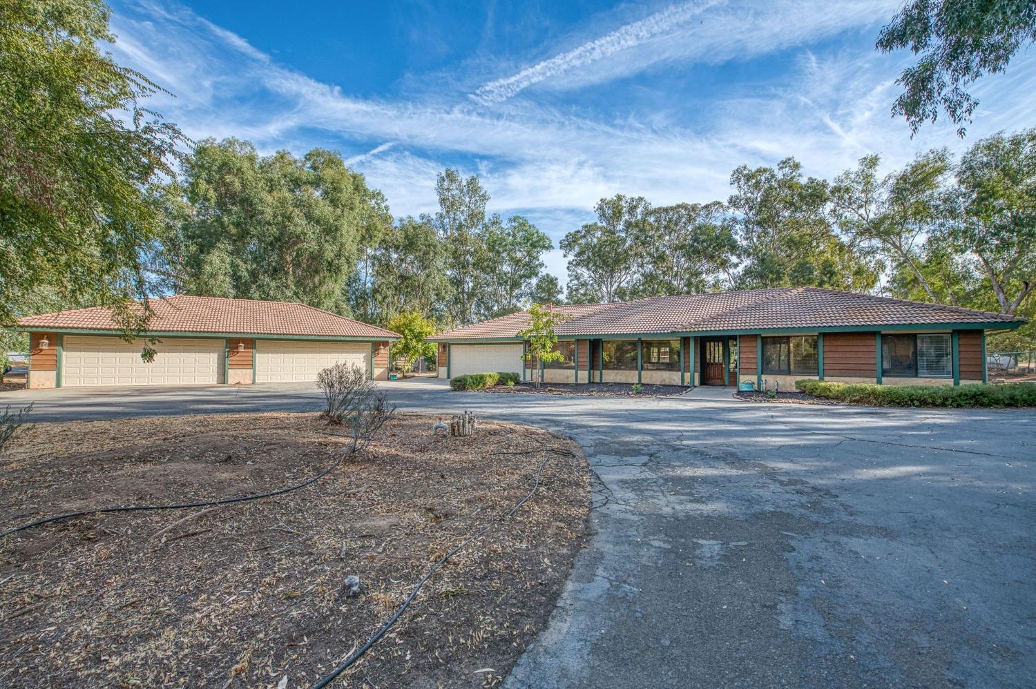 12592 Auberry Road Clovis, CA 93619 - Photo 2 of 65