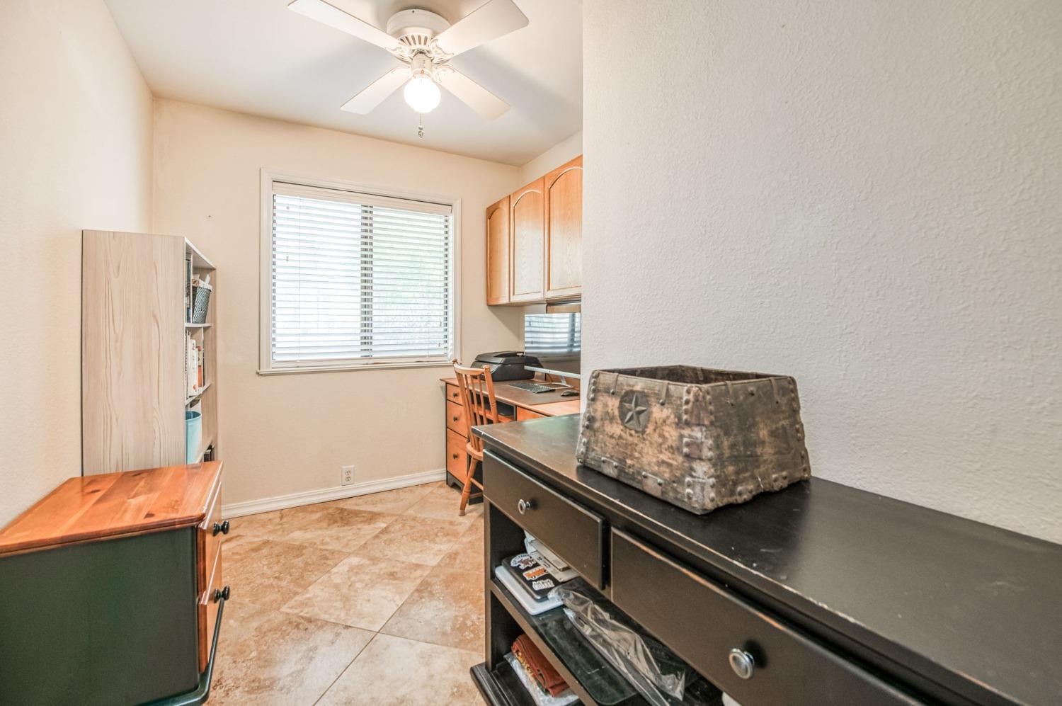 12592 Auberry Road Clovis, CA 93619 - Photo 25 of 65