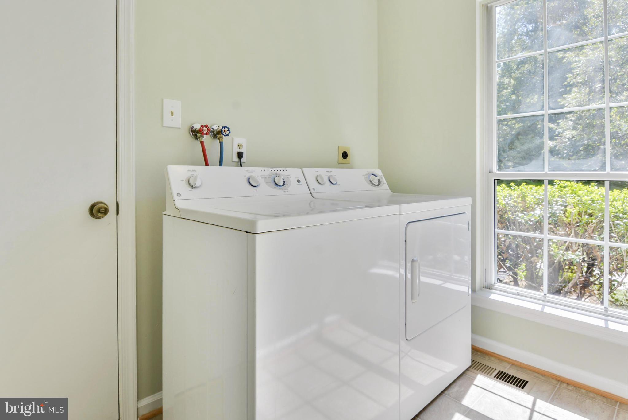 9002 Octavia Court Springfield, VA 22153 - Photo 13 of 29 Interior (General)