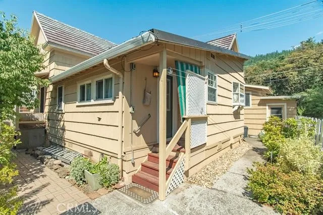 $255,000 | 5505 Sacramento Avenue, Dunsmuir, CA 96025