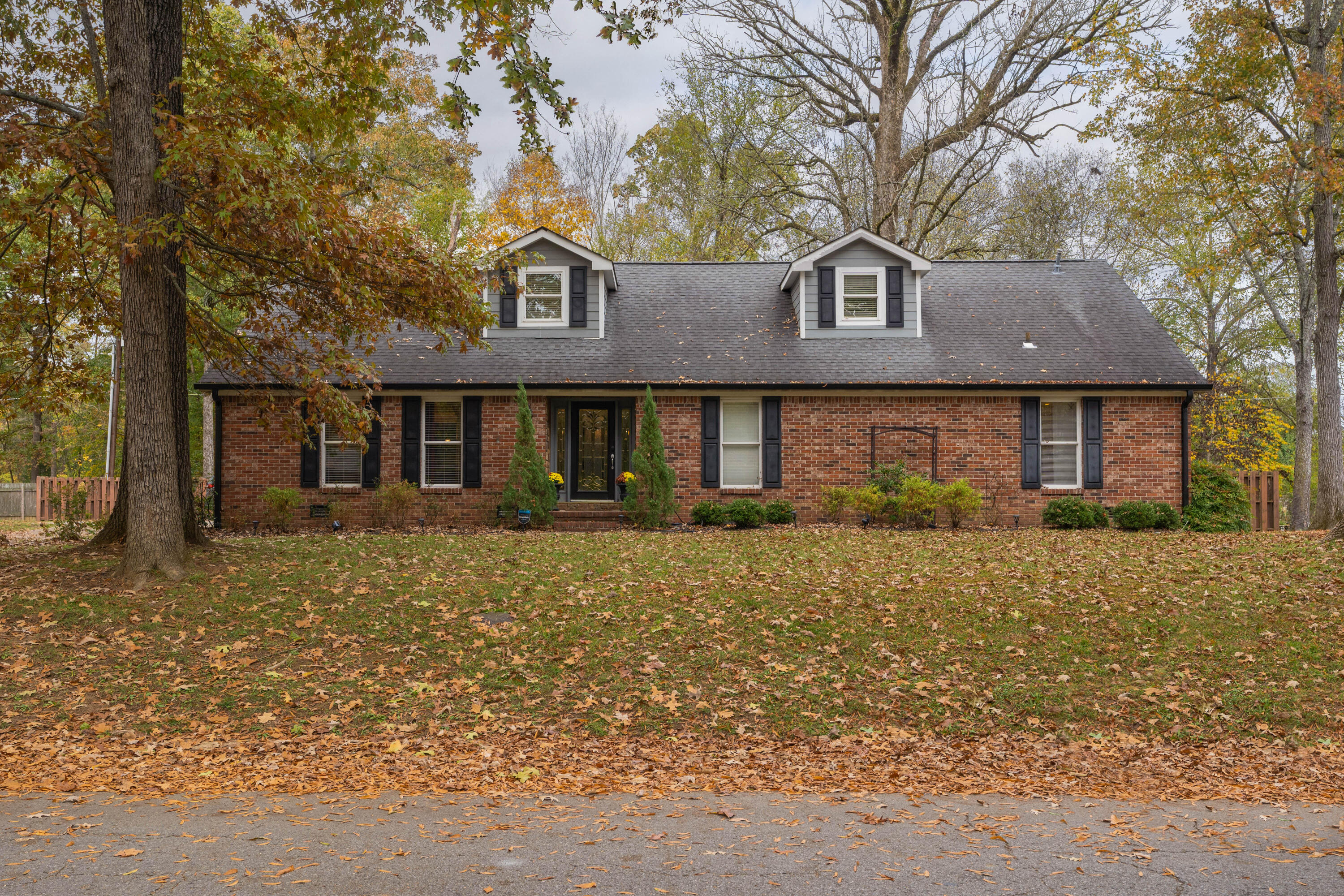 407 Valleybrook Road Hixson, TN 37343 - Photo 4 of 60 12 - 407 Valleybrook Rd - Exterior