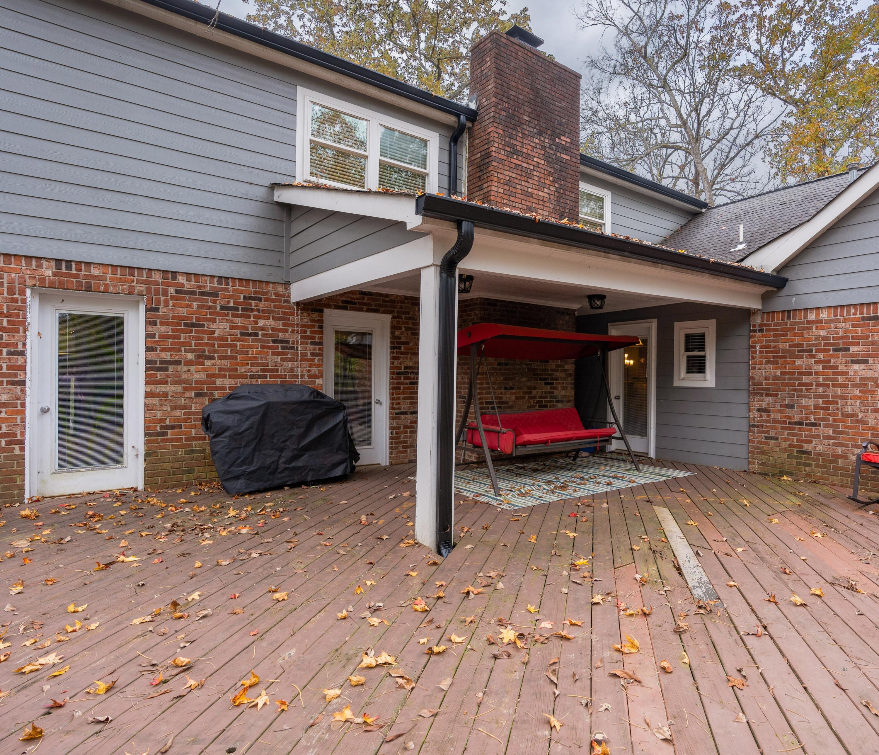 407 Valleybrook Road Hixson, TN 37343 - Photo 46 of 60 30 - 407 Valleybrook Rd - Exterior - dec