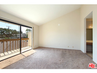 2105 Rockefeller Lane, Unit 6 Redondo Beach, CA 90278 - Photo 11 of 19 Gallery Image 11