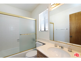 2105 Rockefeller Lane, Unit 6 Redondo Beach, CA 90278 - Photo 16 of 19 Gallery Image 16