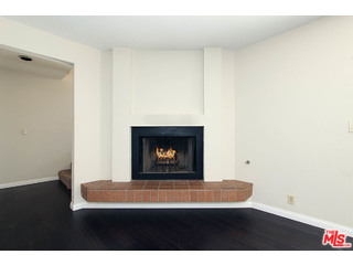 2105 Rockefeller Lane, Unit 6 Redondo Beach, CA 90278 - Photo 5 of 19 Gallery Image 5