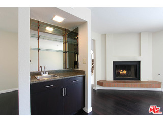 2105 Rockefeller Lane, Unit 6 Redondo Beach, CA 90278 - Photo 6 of 19 Gallery Image 6