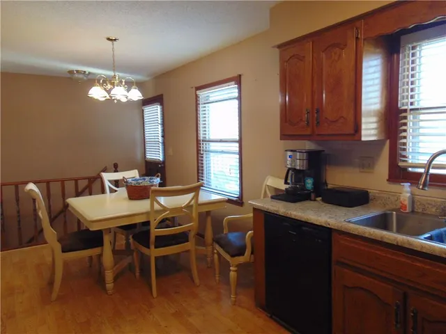 $252,000 | 1104 Halsey Terrace, Harrisonville, MO 64701