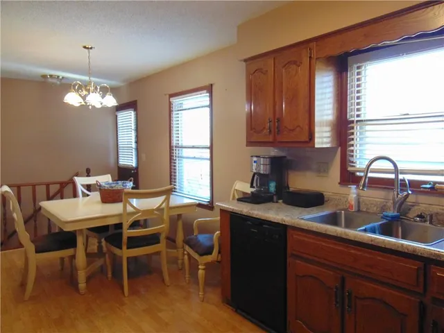 $252,000 | 1104 Halsey Terrace, Harrisonville, MO 64701