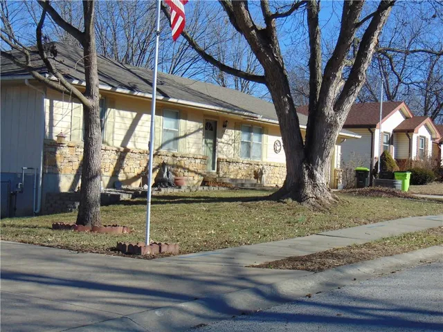 $252,000 | 1104 Halsey Terrace, Harrisonville, MO 64701