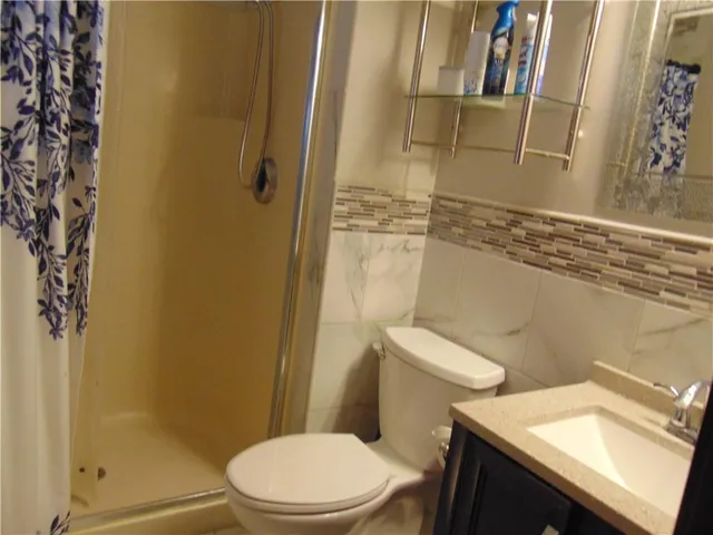 $252,000 | 1104 Halsey Terrace, Harrisonville, MO 64701