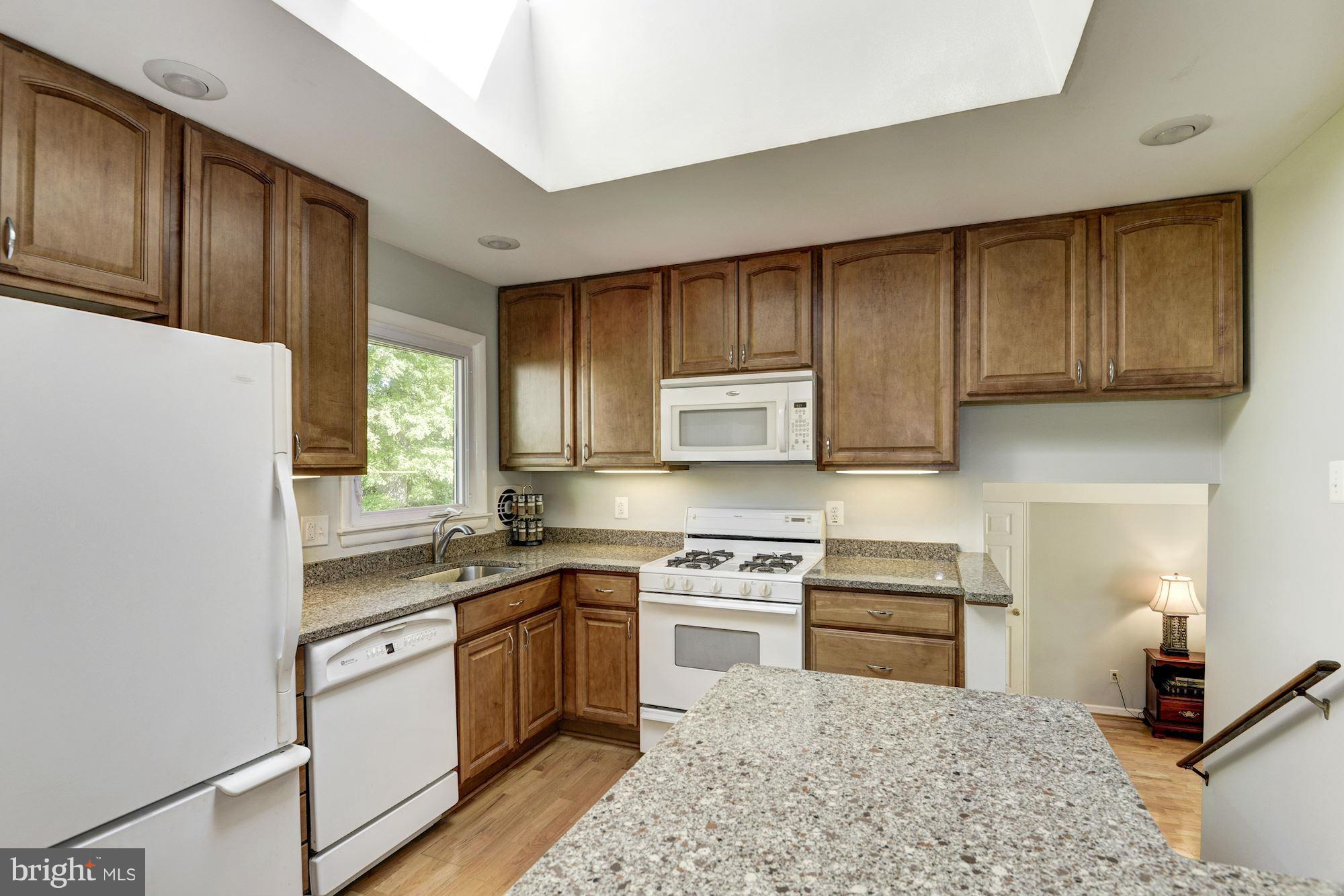 8816 Battery Road Alexandria, VA 22308 - Photo 12 of 30 Kitchen