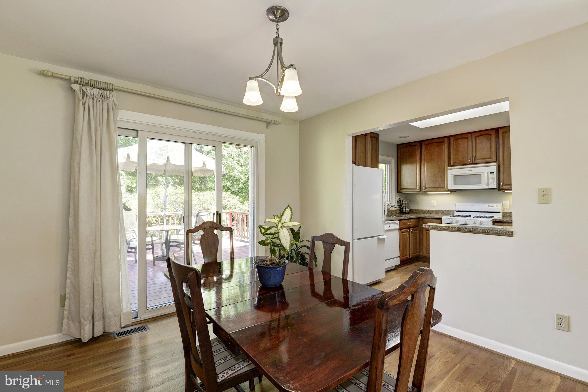 8816 Battery Road Alexandria, VA 22308 - Photo 9 of 30 Dining Room