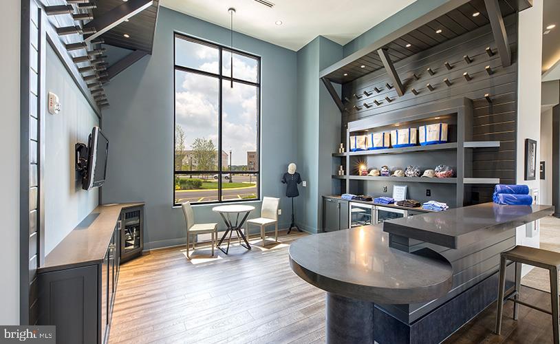 43244 Greeley Square Ashburn, VA 20148 - Photo 33 of 43 a living room with furniture and a large window