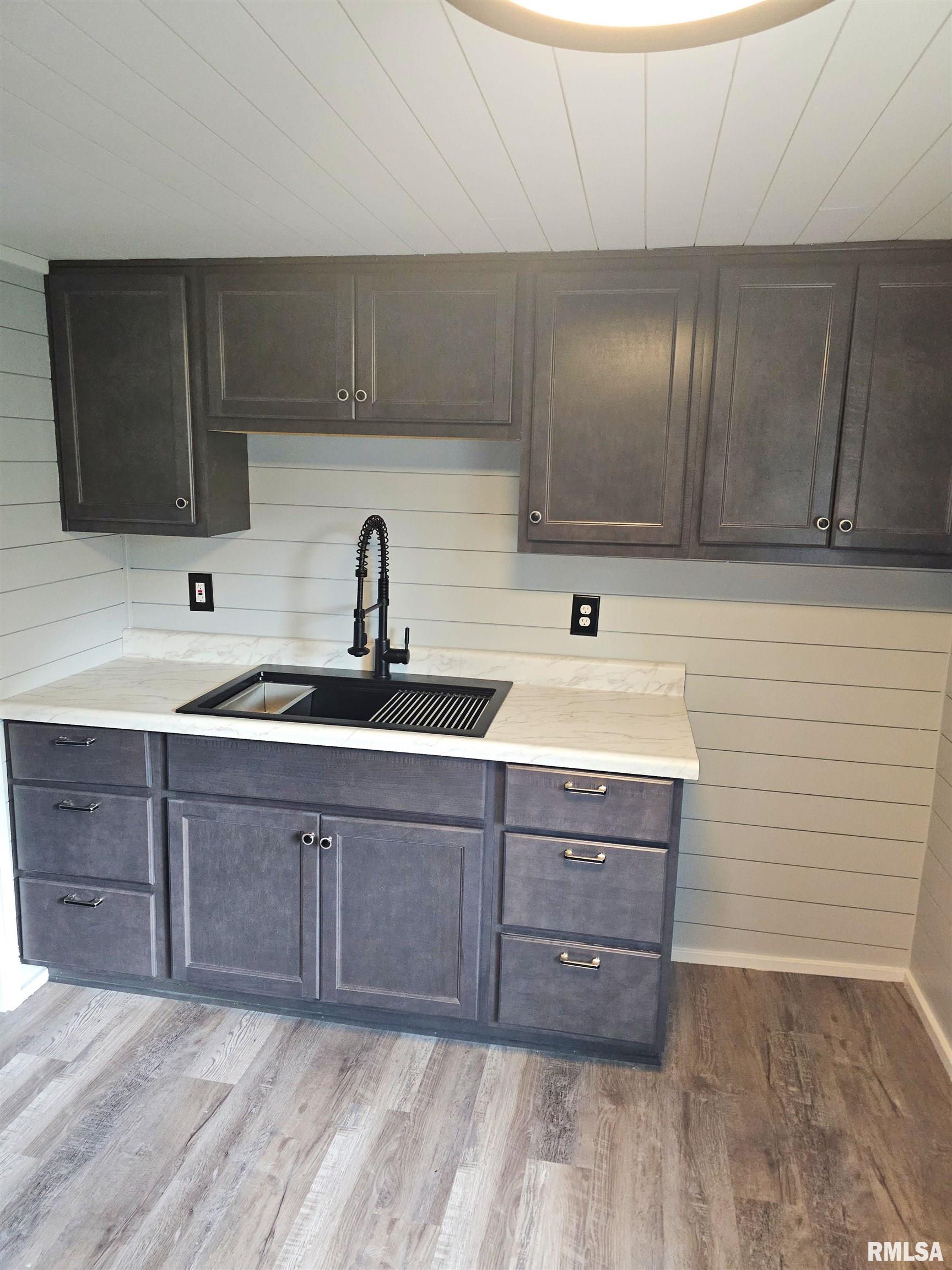 619 West Pine Street Chillicothe, IL 61523 - Photo 7 of 23