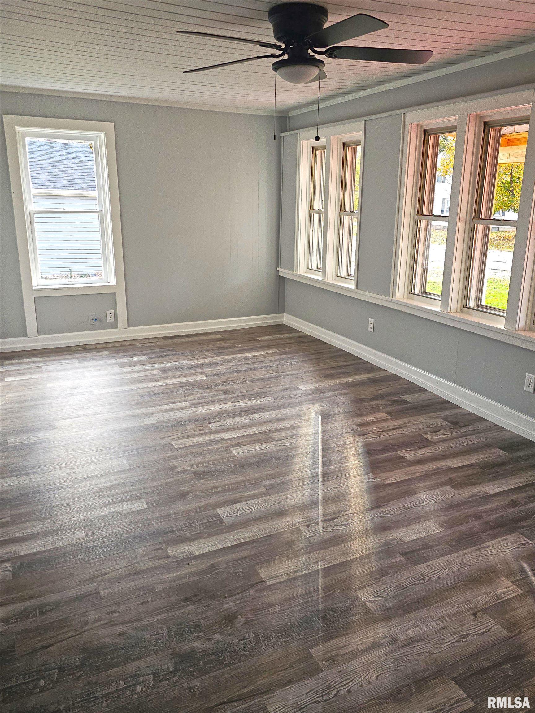 619 West Pine Street Chillicothe, IL 61523 - Photo 9 of 23