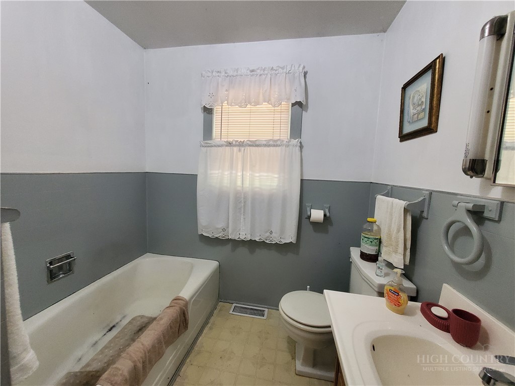 886 Hanging Rock Road Spruce Pine, NC 28777 - Photo 29 of 50