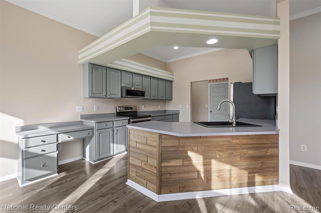 667 Shortridge Avenue Rochester Hills, MI 48307 - Photo 9 of 27
