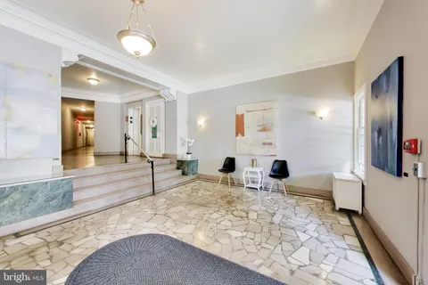 $359,000 | 5402 Connecticut Avenue Northwest, Unit 204, Washington, DC 20015