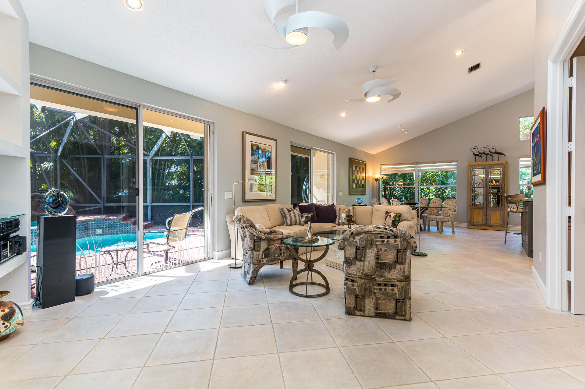 17192 Hampton Boulevard Boca Raton, FL 33496 - Photo 4 of 36 master-12