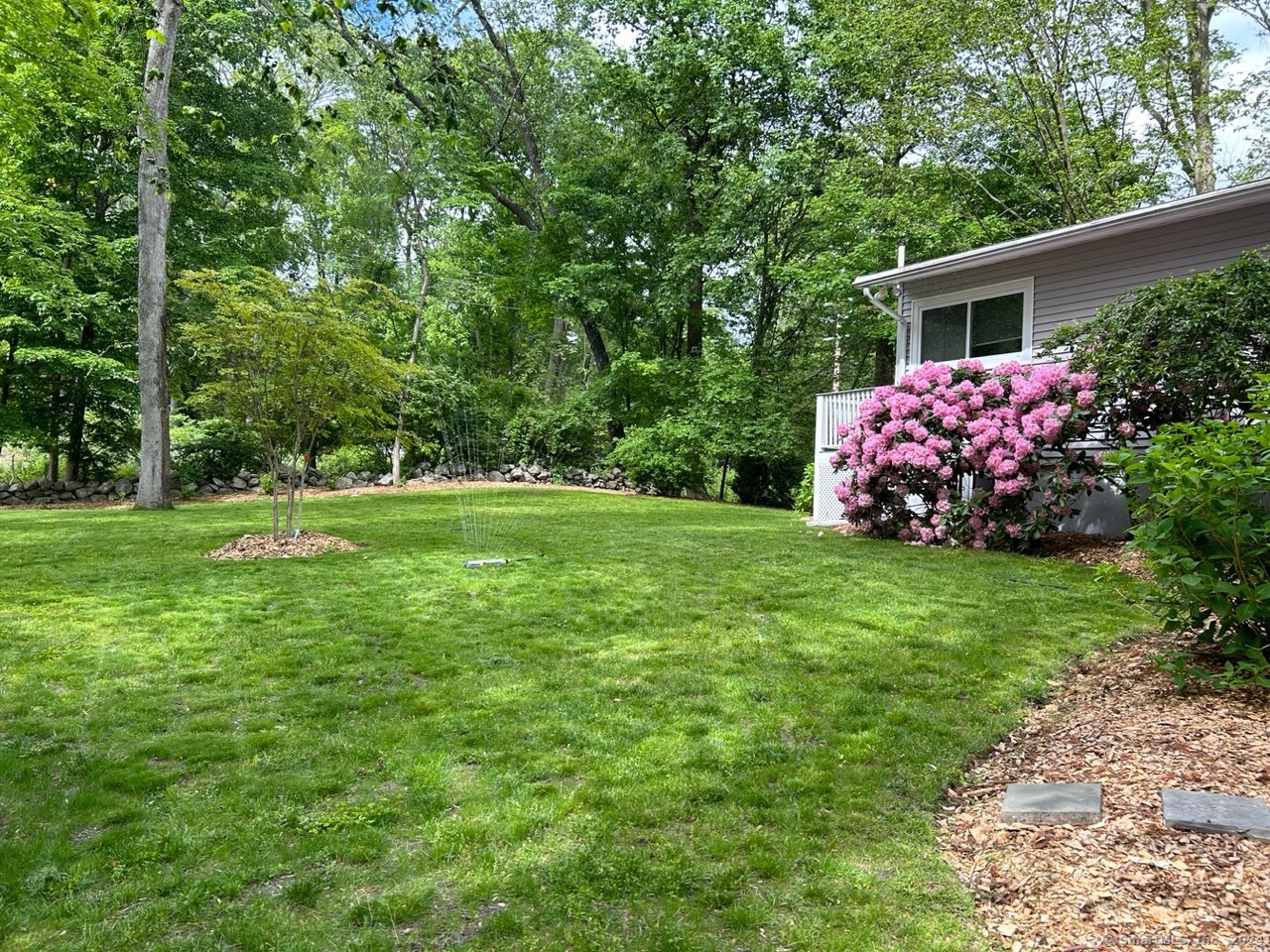 5 Wakerobin Road Norwalk, CT 06851 - Photo 24 of 27 Park-like backyard