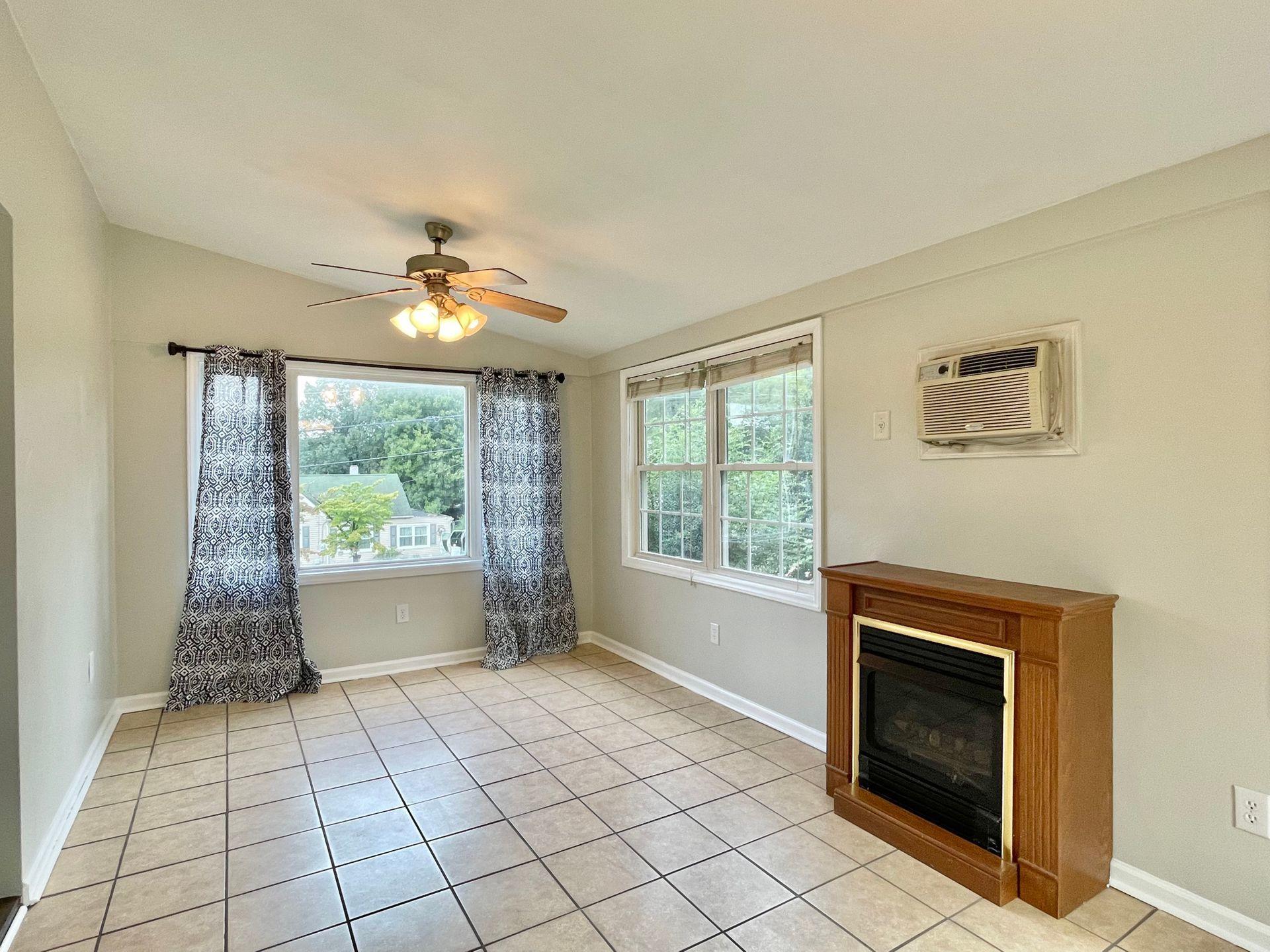 2540 Spring Road Southwest Roanoke, VA 24015 - Photo 11 of 54 Dining Room