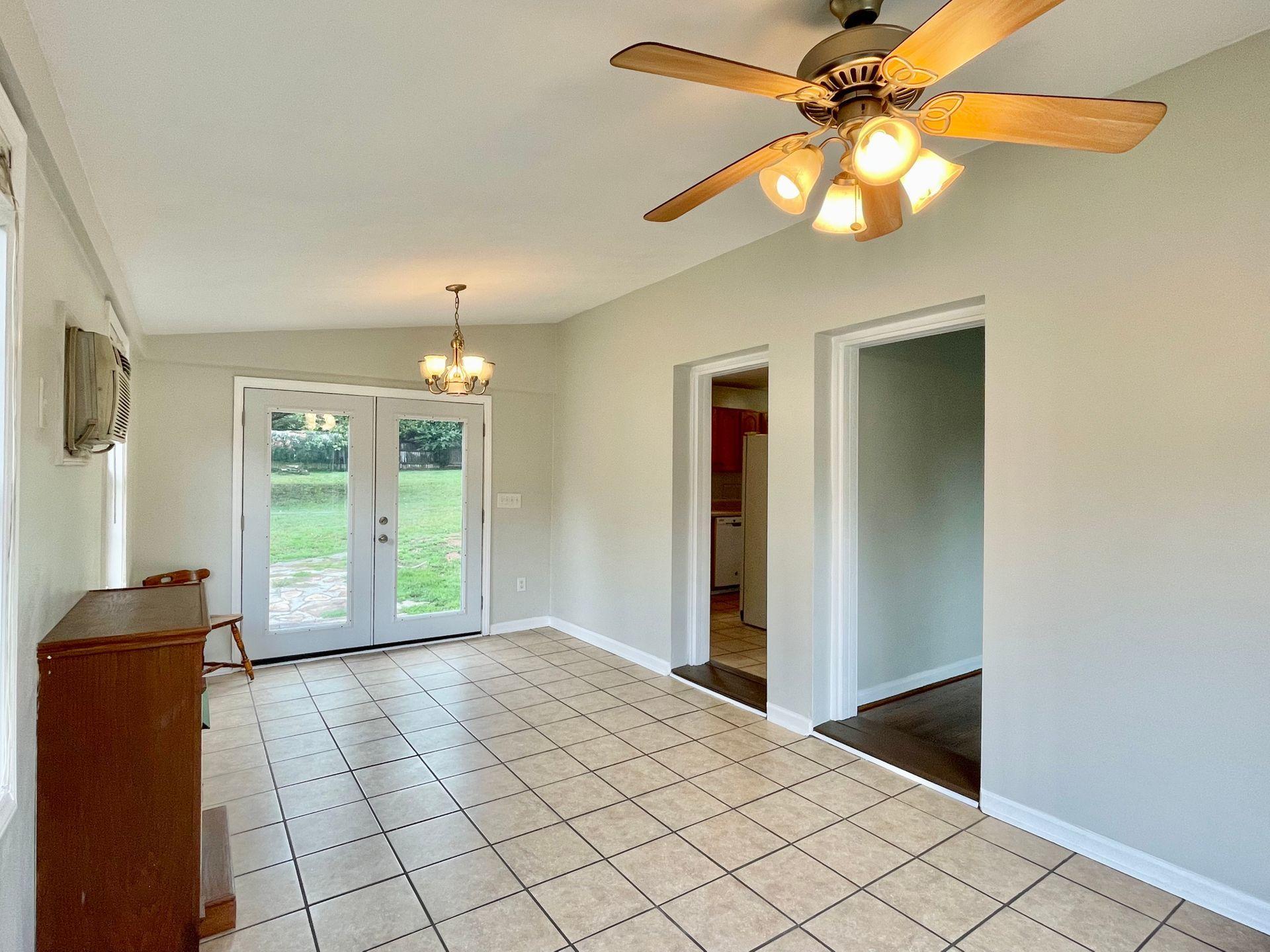 2540 Spring Road Southwest Roanoke, VA 24015 - Photo 12 of 54 Dining Room
