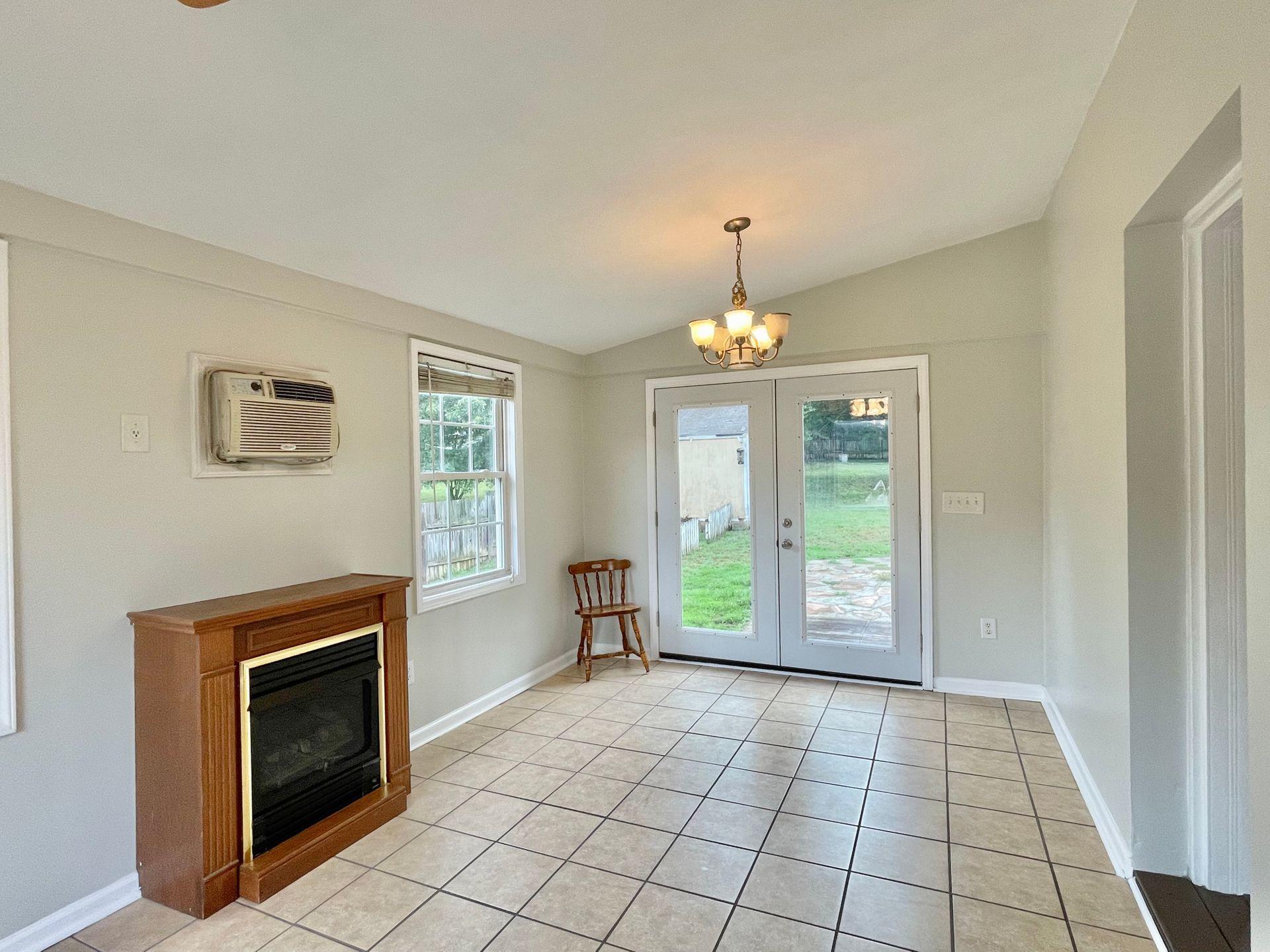 2540 Spring Road Southwest Roanoke, VA 24015 - Photo 13 of 54 Dining Room